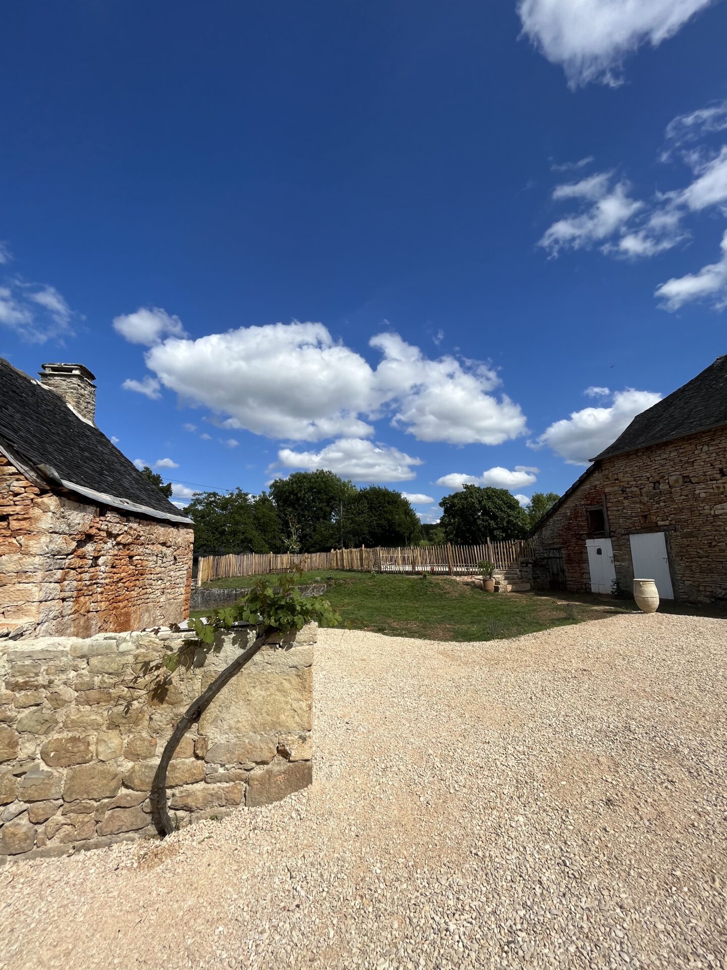 Cour du Clos Rosaly - Maison de Campagne disponible à la location - Vacances en Dordogne Périgord